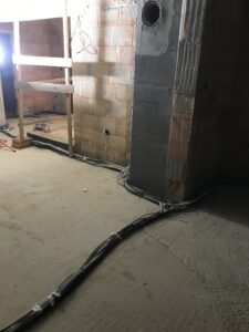 Rovnání kabelů pro pokládku podlah-LIPNO