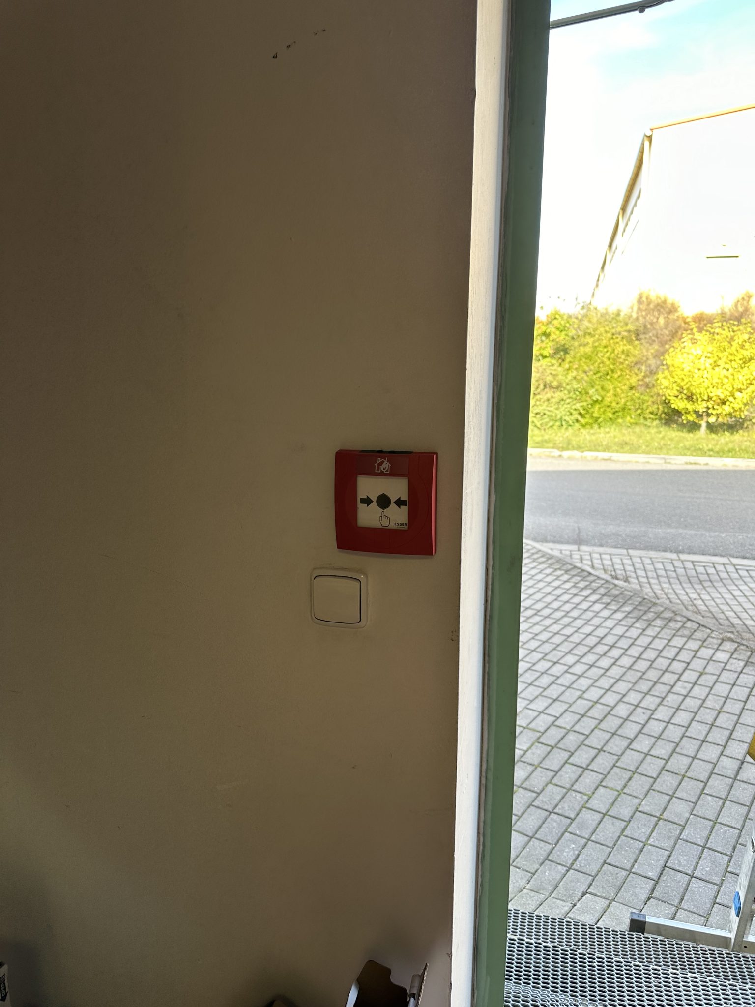 Požární tlačítkový hlásič - Kancelářské prostory - NEVEON (602)