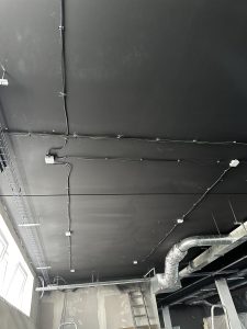 Uchycení silnoproudé kabeláže a propojení smyček osvětlení - KB Příbram
