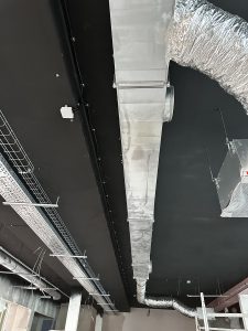 Uchycení silnoproudé kabeláže a propojení smyček osvětlení - KB Příbram